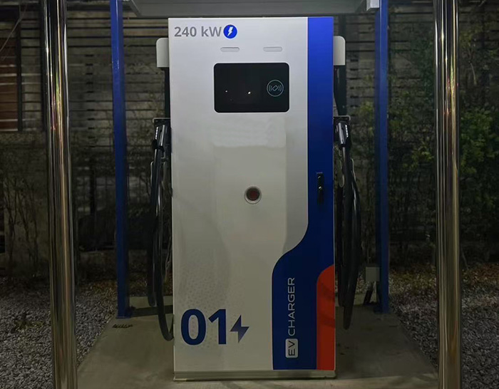 240kw ccs2 EV charger