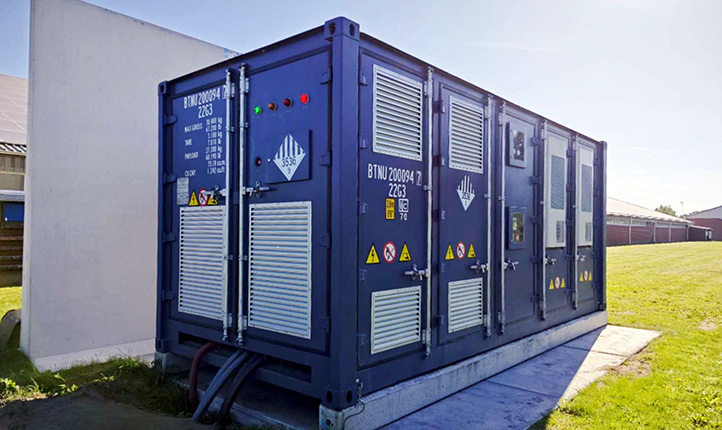 Solar farm with SCU energy storage container improving peak shaving