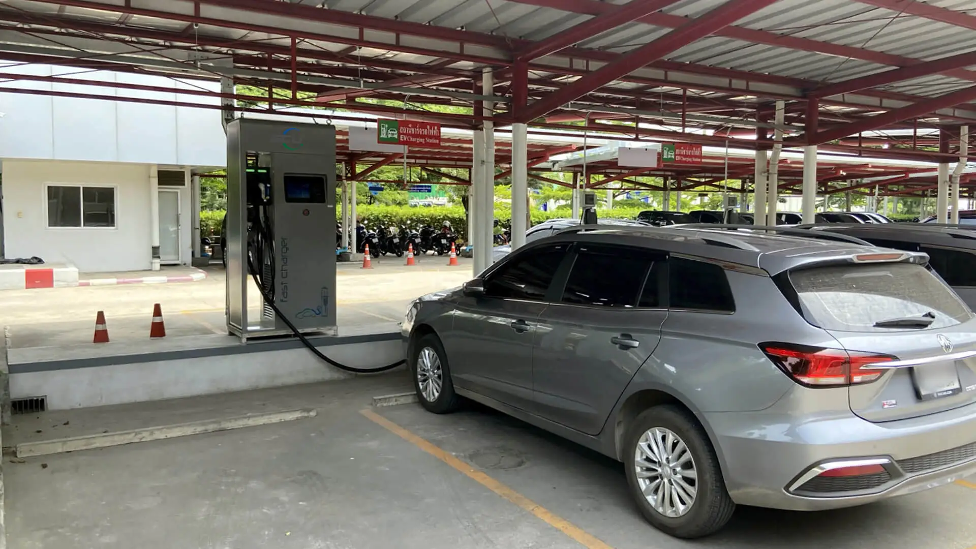 SCU dual standard CCS2 and CHAdeMO EV charger