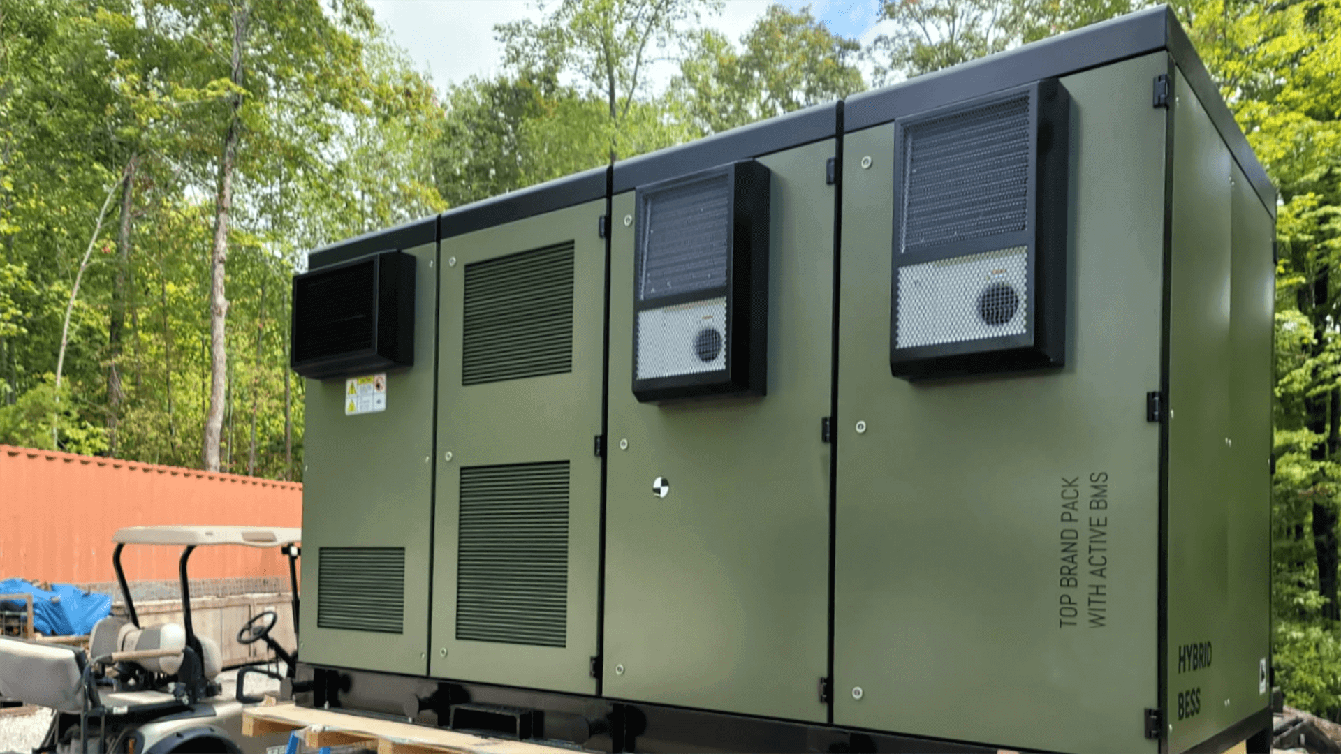 Application of Off-grid Battery Hybrid Power System in Real Estate Project